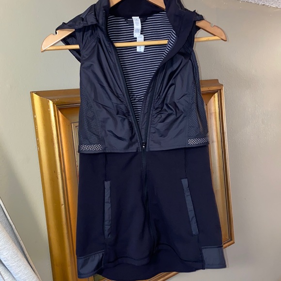 lululemon athletica Jackets & Blazers - Lululemon vest size 4